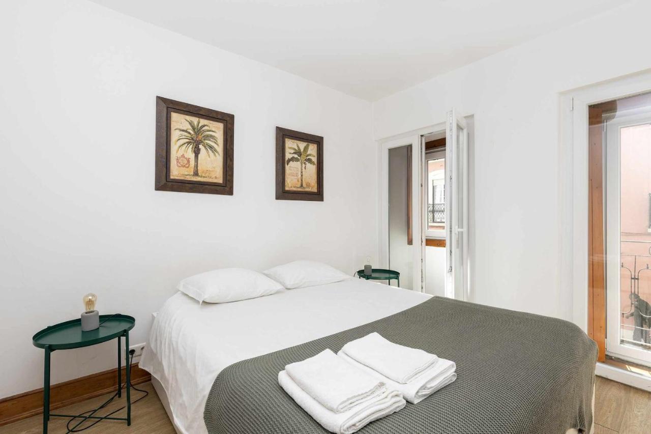 Typical Portuguese Apartment in São Bento Lisboa Exterior foto