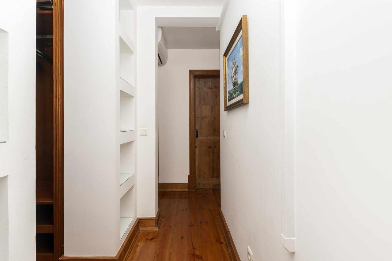 Typical Portuguese Apartment in São Bento Lisboa Exterior foto
